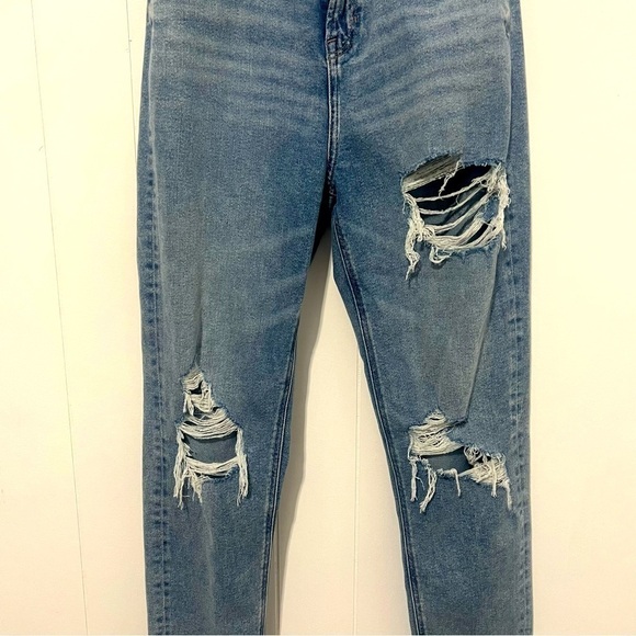 American Eagle Curvy Mom Jeans - Picture 3 of 12